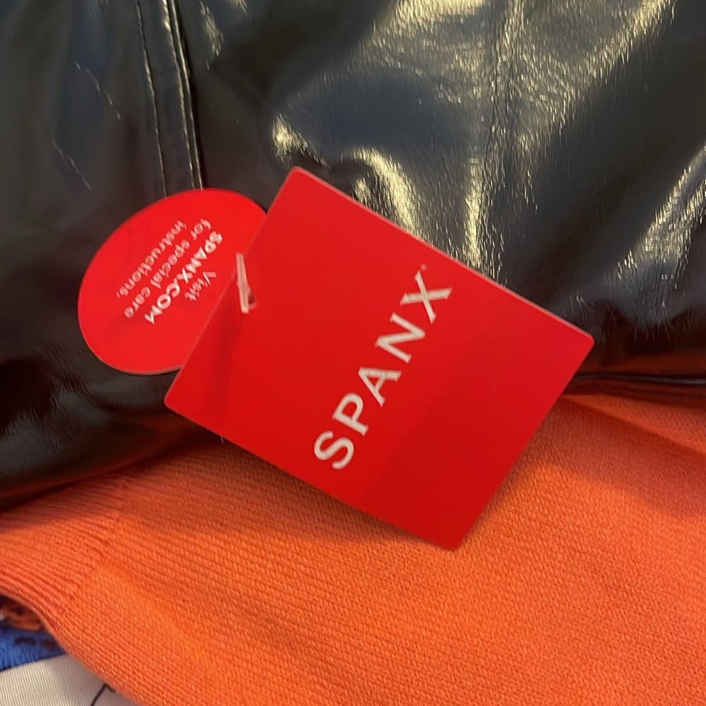 Spanx faux patent leather leggings - Picture 3 of 3
